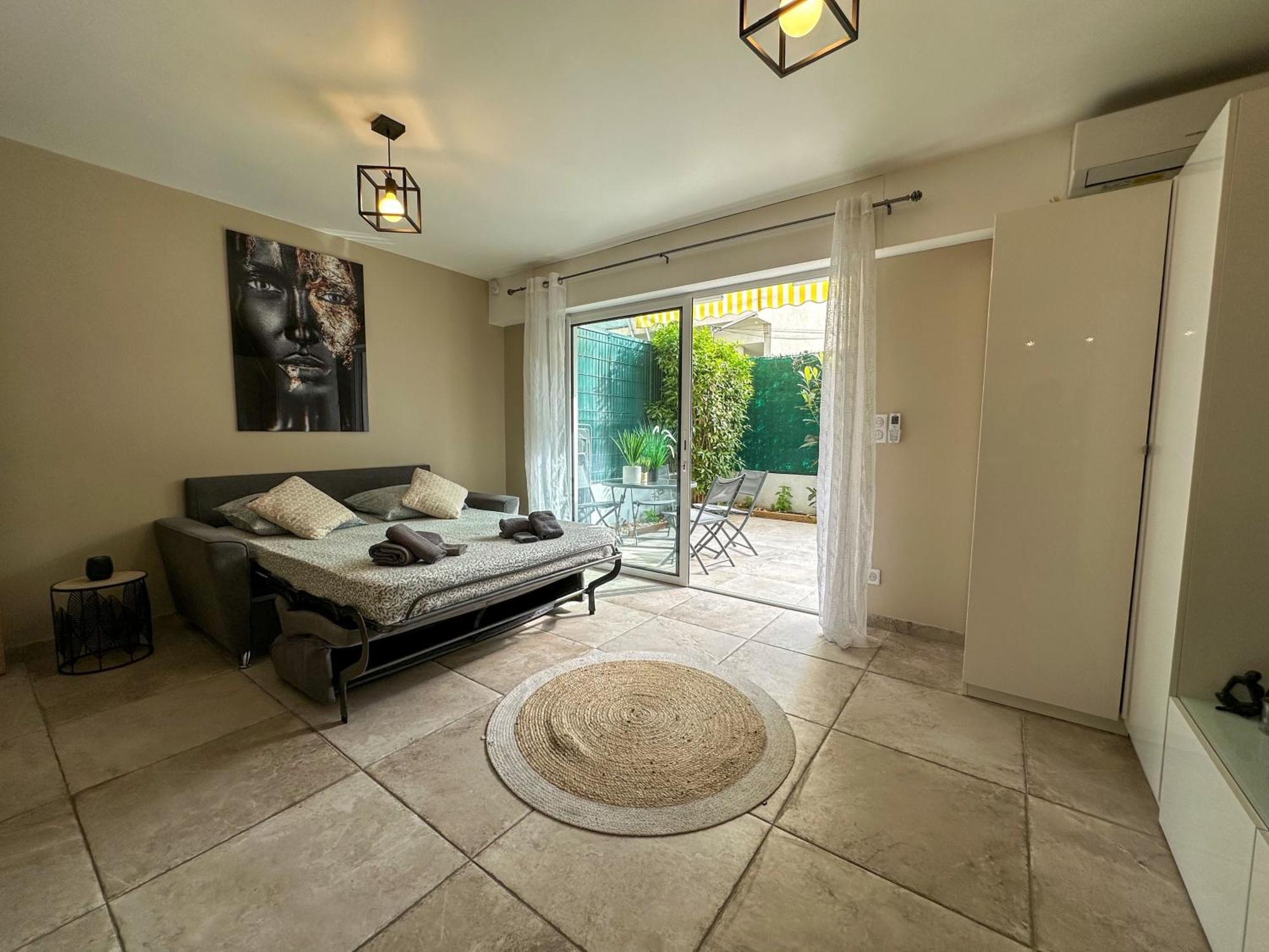 Cosy Madrid, Appartement Proche De La Mer Cannes Buitenkant foto
