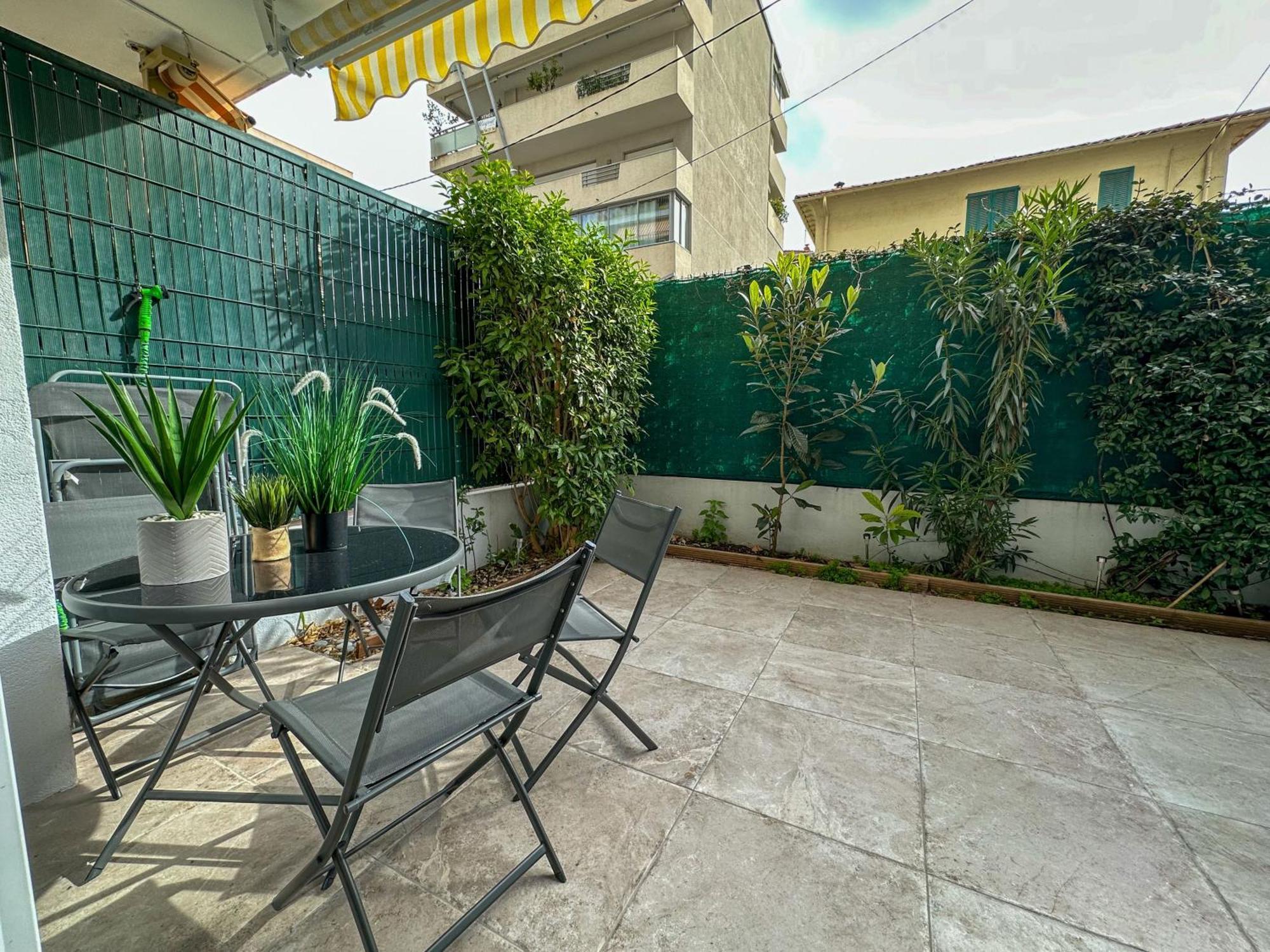 Cosy Madrid, Appartement Proche De La Mer Cannes Buitenkant foto