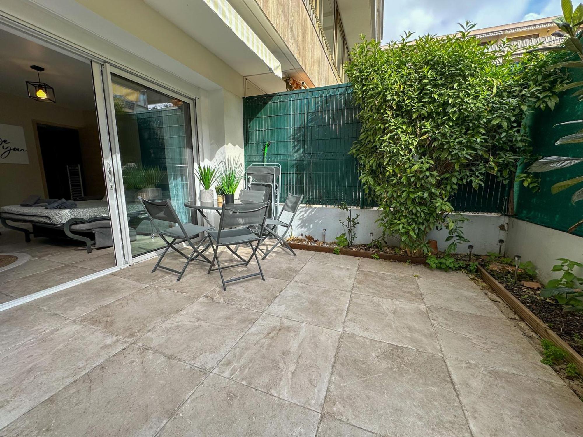 Cosy Madrid, Appartement Proche De La Mer Cannes Buitenkant foto
