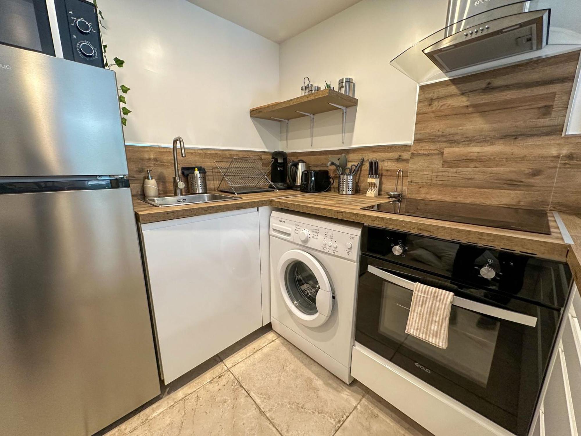 Cosy Madrid, Appartement Proche De La Mer Cannes Buitenkant foto