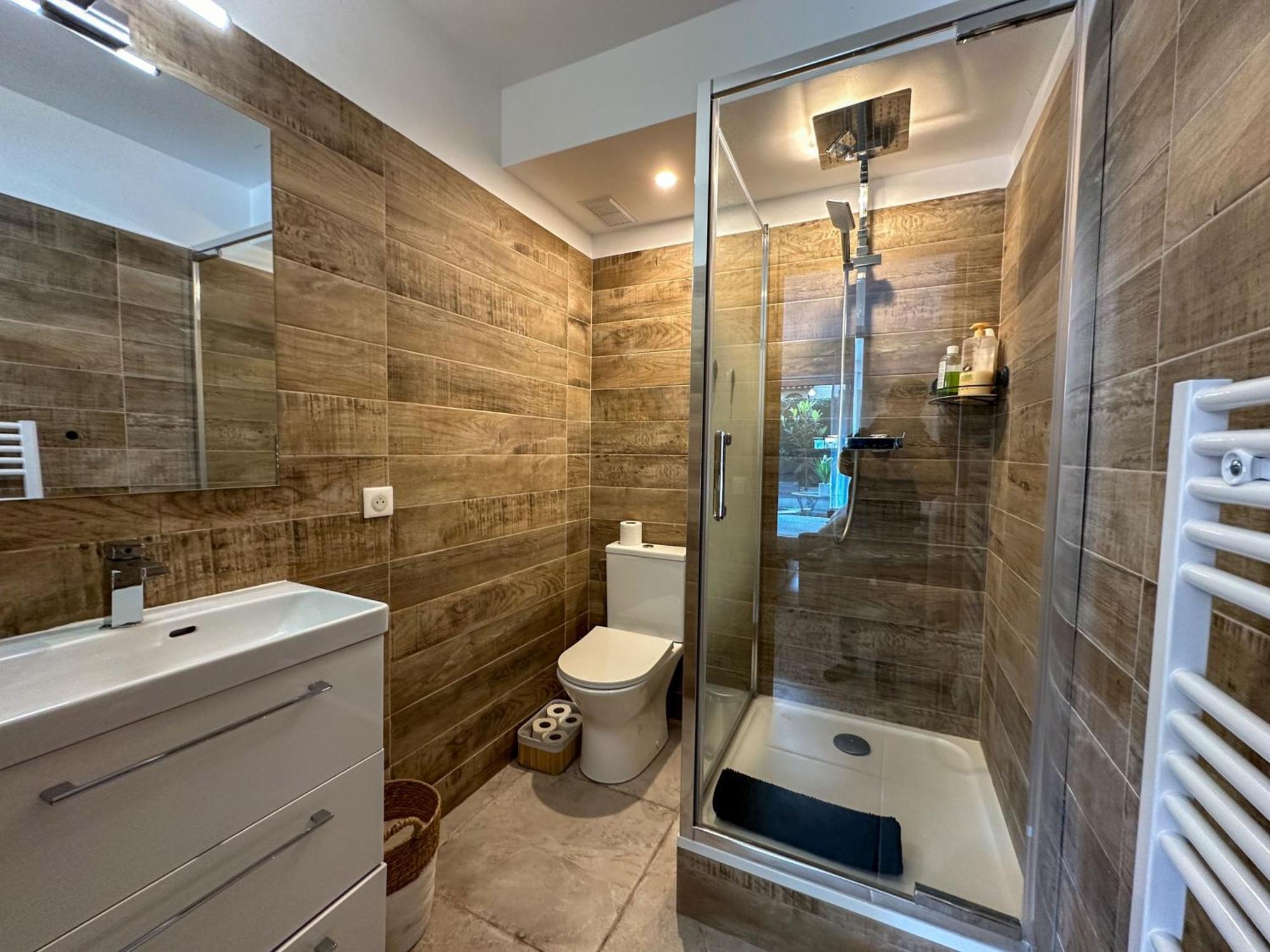 Cosy Madrid, Appartement Proche De La Mer Cannes Buitenkant foto