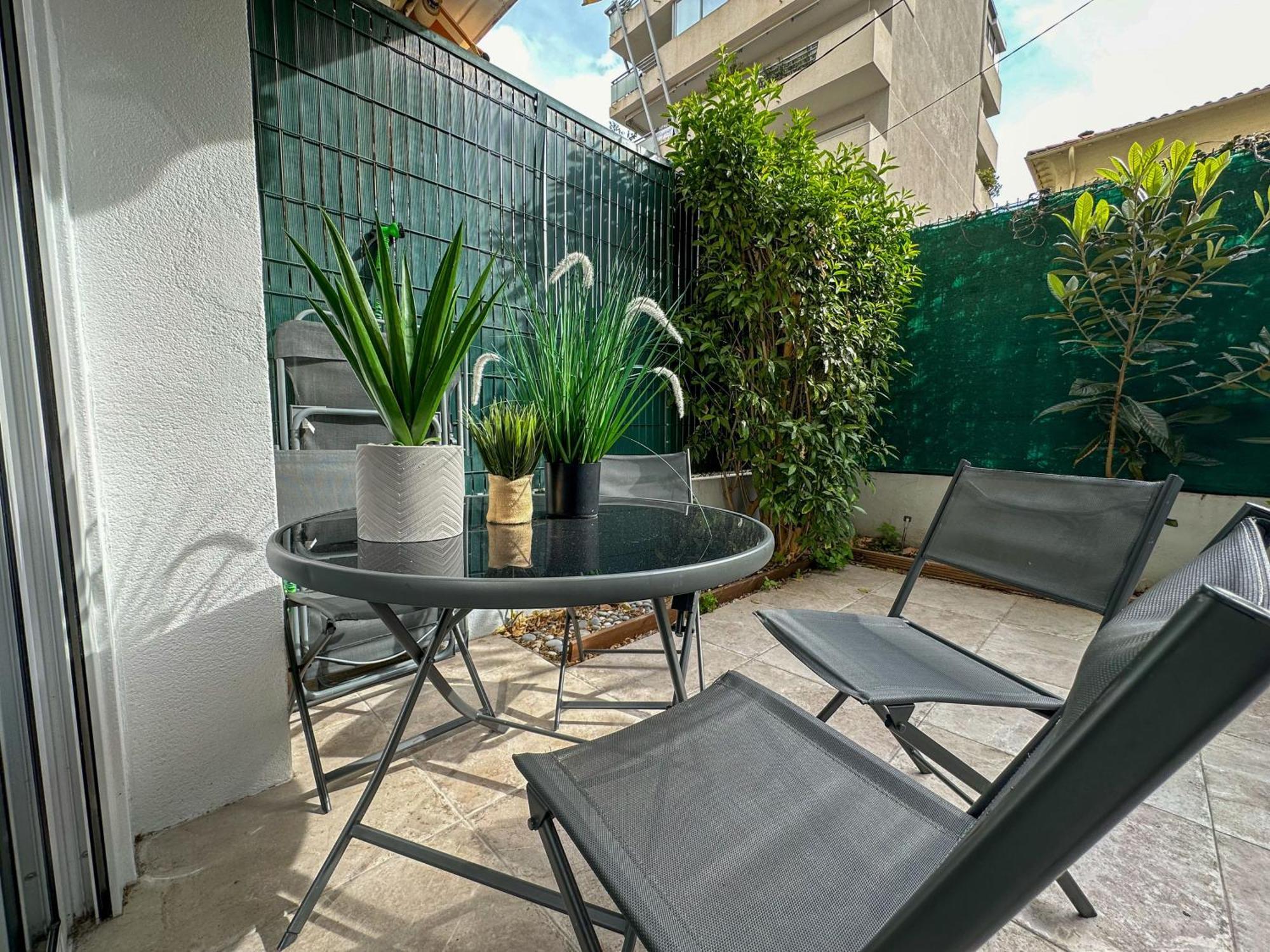 Cosy Madrid, Appartement Proche De La Mer Cannes Buitenkant foto